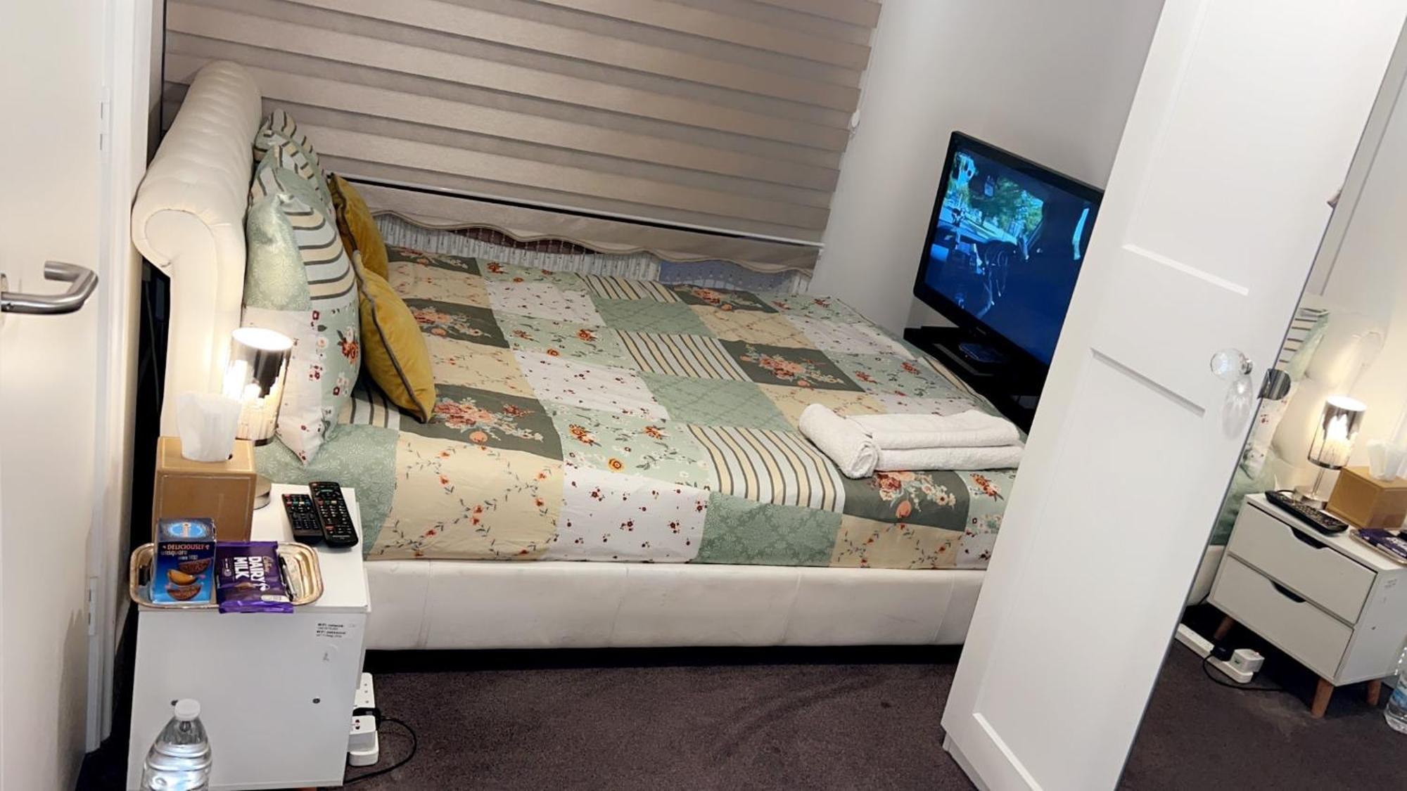 Deluxe Garden Apartment ลอนดอน ภายนอก รูปภาพ